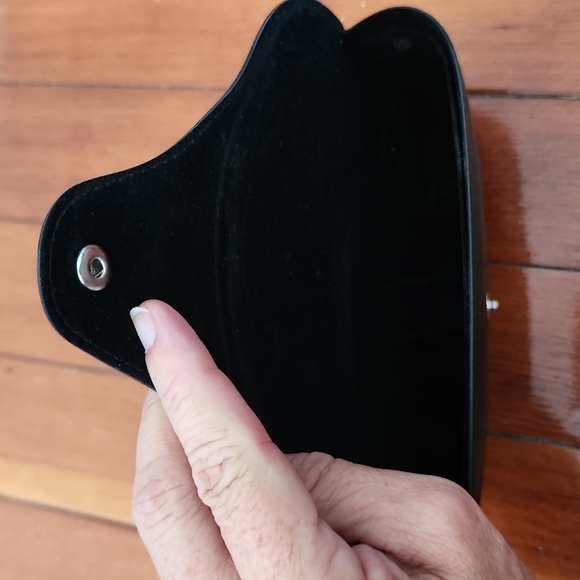 Ray-Ban sunglasses case - Picture 3 of 5